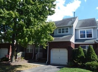 1302 Magnolia Ct, Hackettstown, NJ