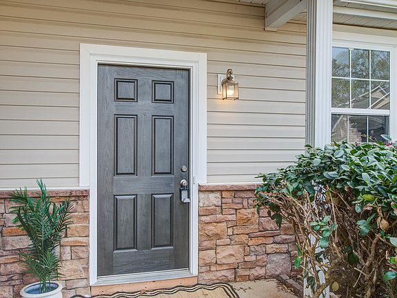 5th image of 144 Graduate Ln