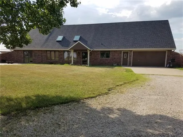 23602 S State Route K, Pleasant Hill, MO 64080