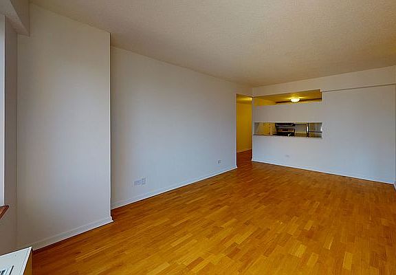 4th image of 175 E 96th St Penthouse F