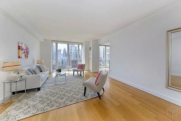 Rented by Halstead Real Estate | media 9