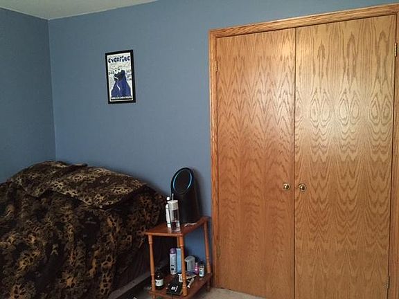 5th image of 215 Country Club Dr APT 3-A