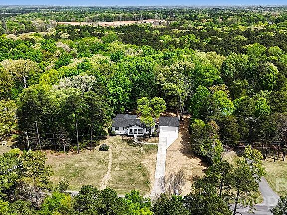 4th image of 11630 Trails End Ln