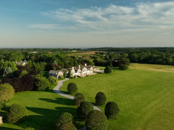 165 Cooks Ln, Water Mill, NY 11976