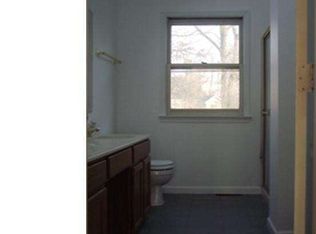 213 W Silver Fox Rd, Newark, DE 19702