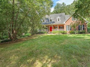 108 Quail Valley Ct, Sanford, NC 27332