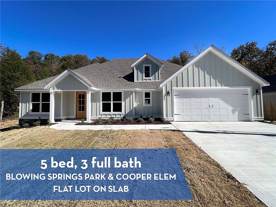 1st image of 8 Dalton Dr