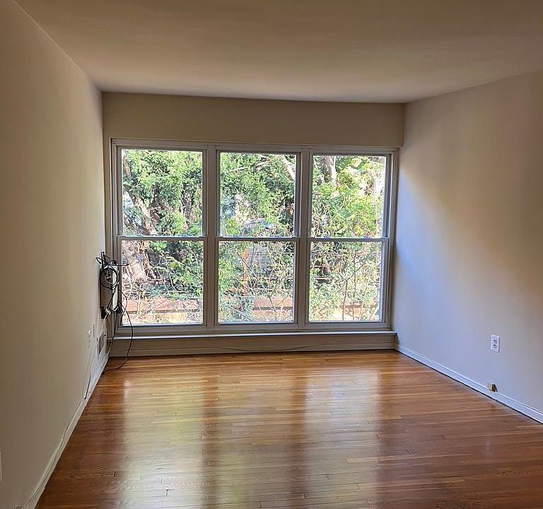 Living Room showing bay window