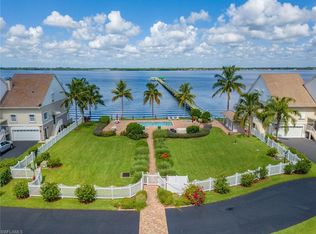 3619 Edgewood Ave, Fort Myers, FL 33916