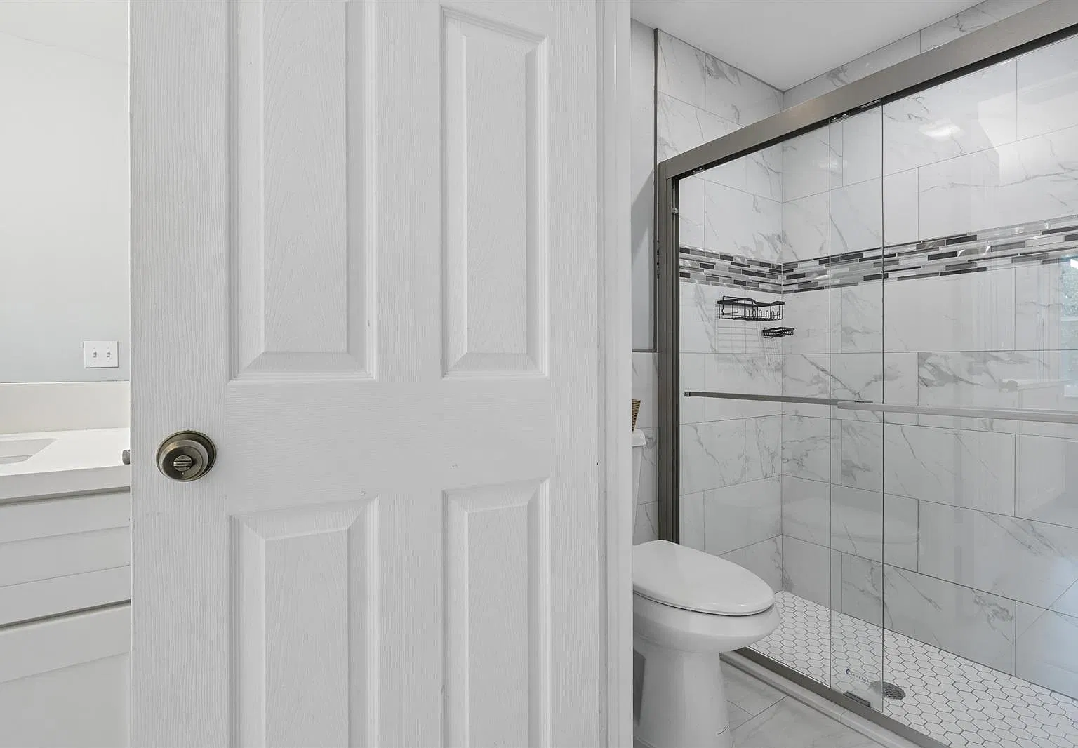 3 bed, 2.0 bath, $3,200 — Photo 4