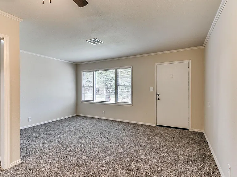 2221 Churchill Pl — Photo 6