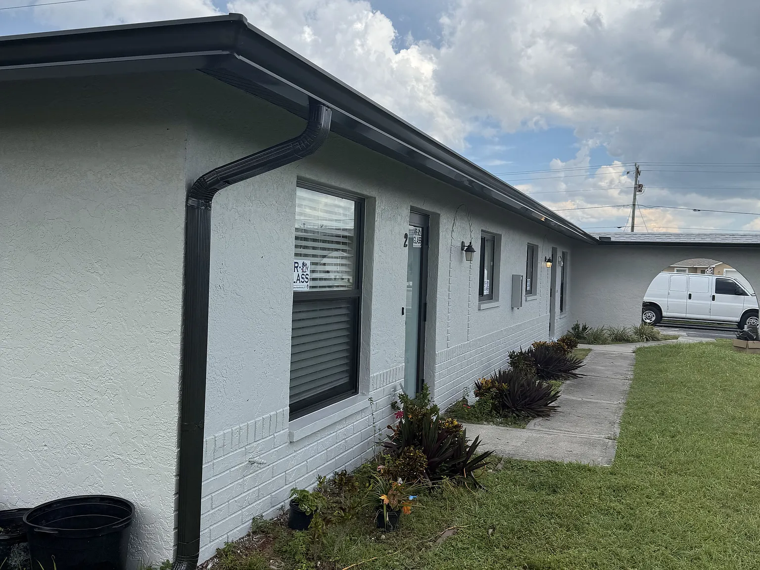 2 bed, 933 sqft, $1,200 — Photo 2