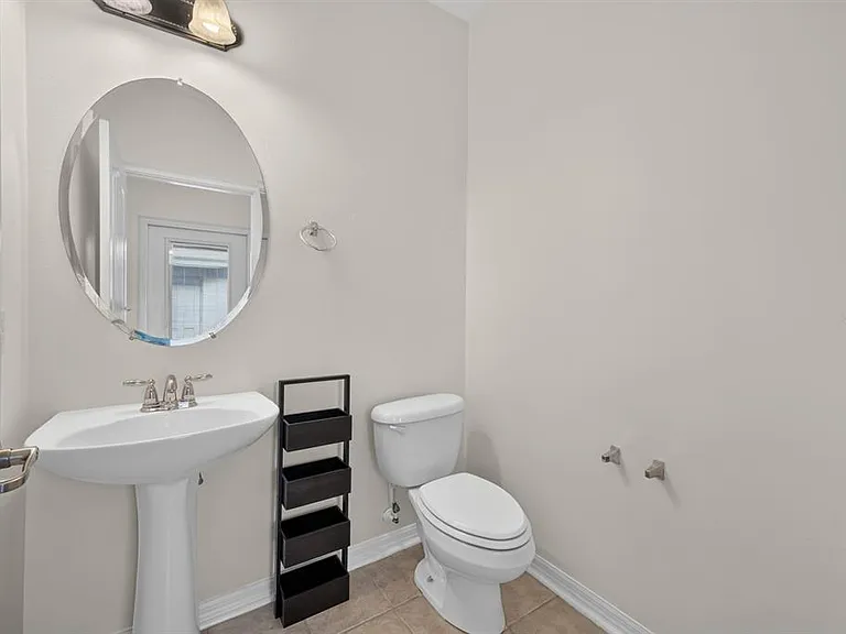 7516 Bentonshire Ave — Photo 7