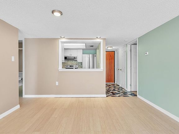 5th image of 2587 Countryside Blvd #6203