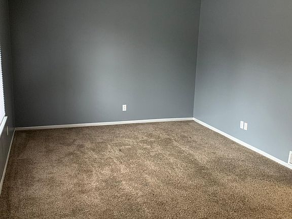 5th image of 612 Boxwood Dr #11