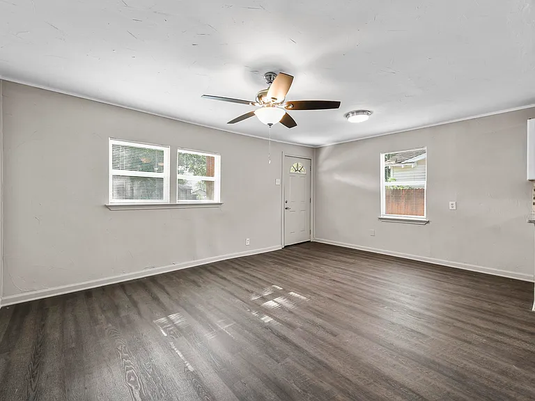 2717 Townsend Dr — Photo 13