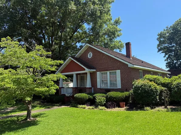217 Woodlawn St, Greenwood, SC 29649