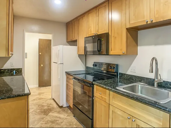 1742 Spruce St APT 22, Berkeley, CA 94709