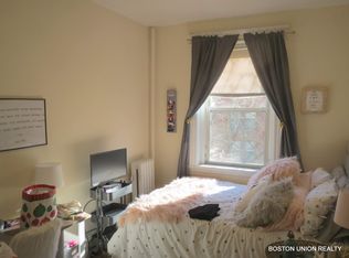82 Peterborough St #12A, Boston, MA 02215