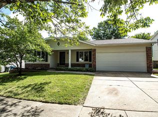 1052 Driftwood Trails Dr, Florissant, MO 63031