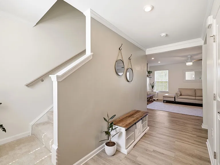 4435 Sunset Dr — Photo 3