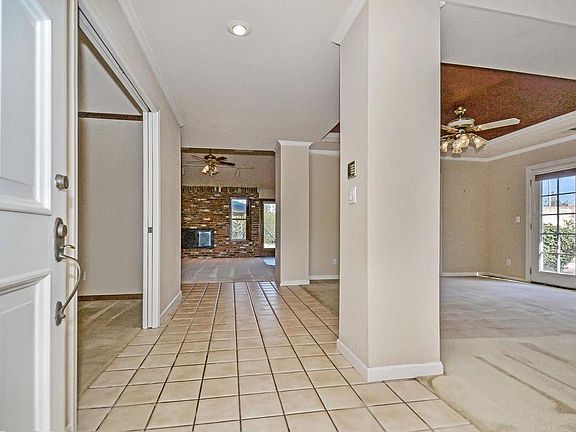 3rd image of 2311 Woodlake Cir