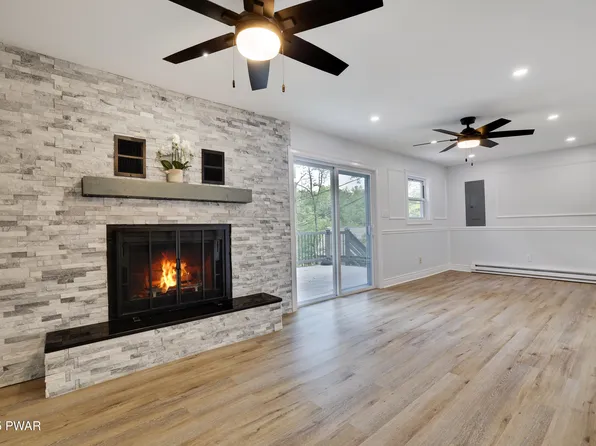 3109 Snowden Dr, Bushkill, PA 18324