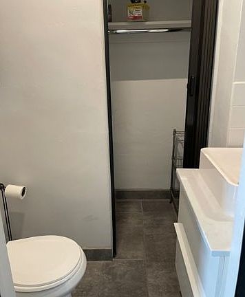 5th image of 2919 Bell Blvd #2