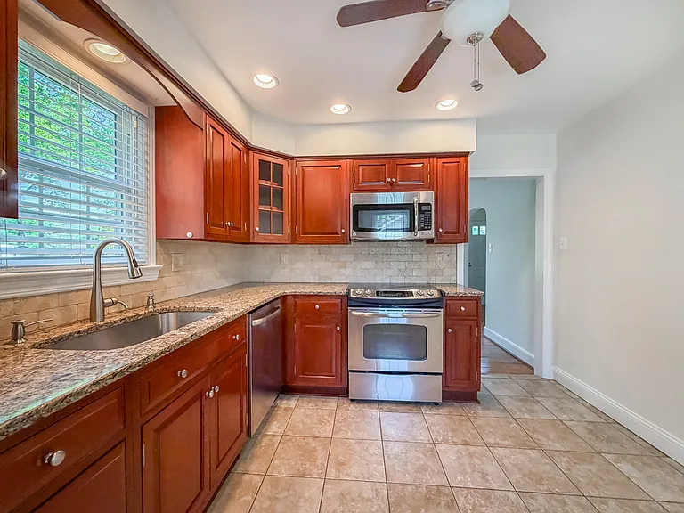 1237 Pine Grove Rd — Photo 11