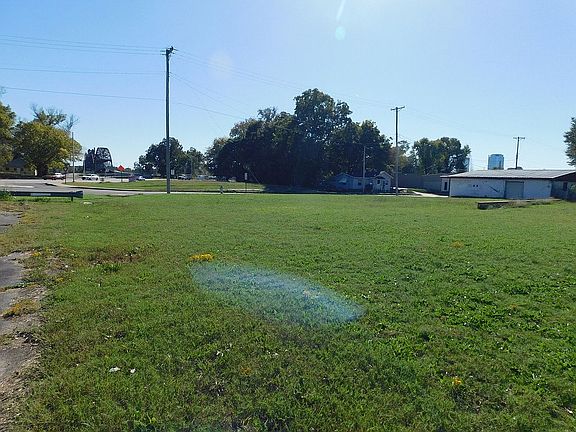 3rd image of Riverfront Dr