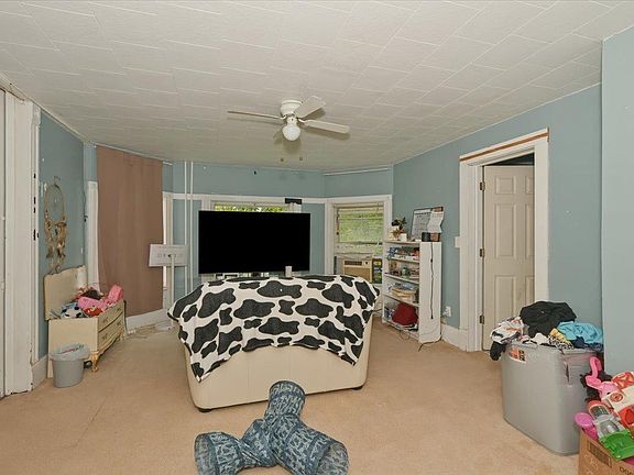 4th image of 1605 Hughitt Ave