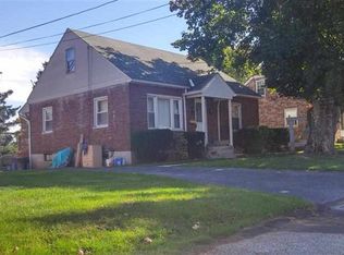 28 High St, Glen Rock, PA 17327