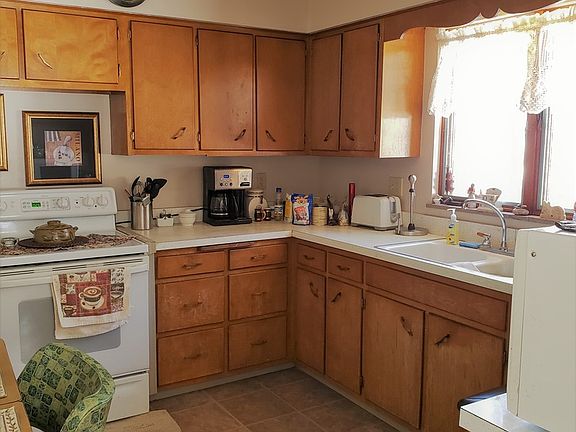 3rd image of 46 Pine Ln