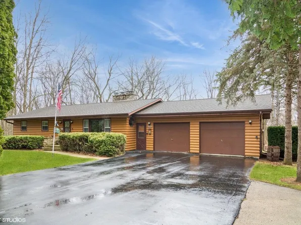 W10612 Hickory LANE, Fox Lake, WI 53933
