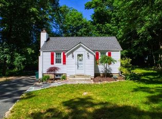12 Cabot Ln, Kinnelon, NJ 07405