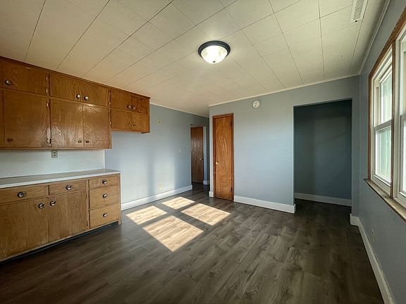 5th image of 401-403 W Center St #2