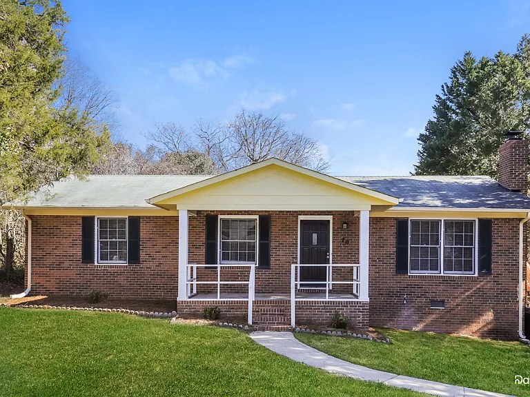 70 Carter Cir — Photo 1