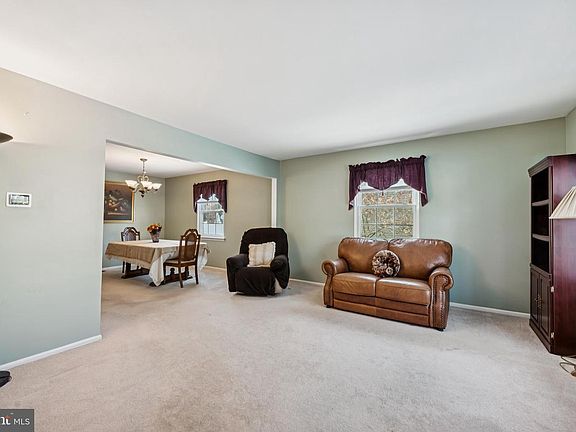 3rd image of 521 Woodland Ave