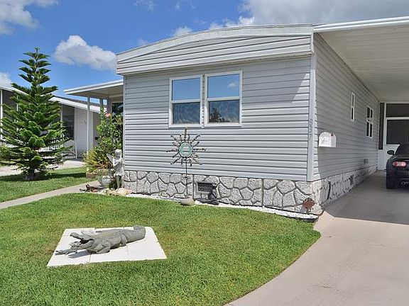 3rd image of 837 Mahogany Dr