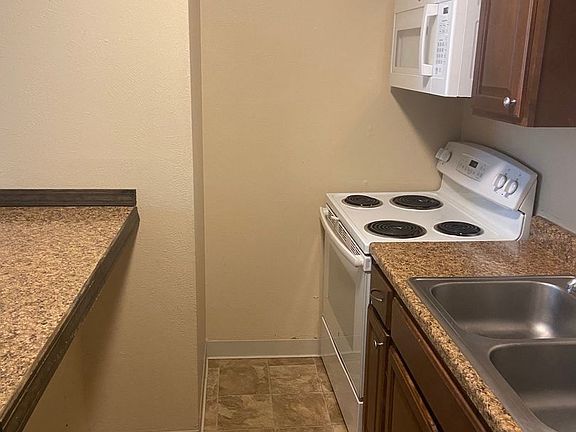 5th image of 1611 Cottonwood Dr #9