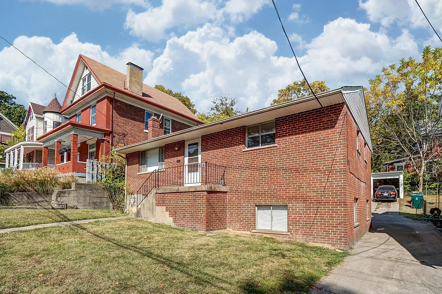 5 bed, 1900 sqft, $2,995 — Photo 1