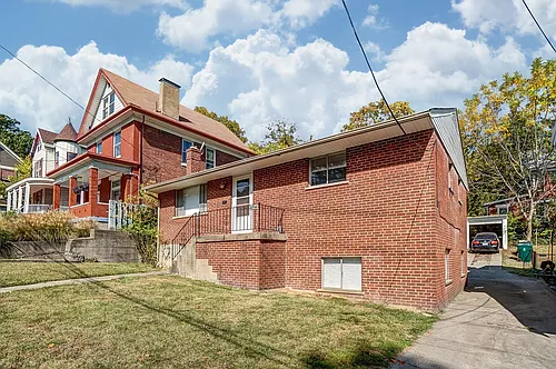 454 Warner St Photo 1