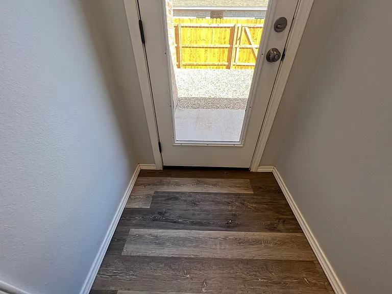 5609 Jarvis St — Photo 11