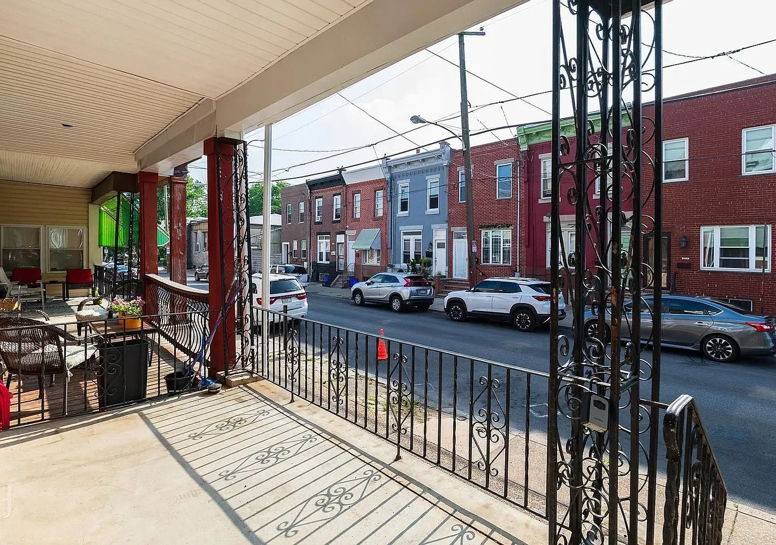 Charming 3-Bed/1.5-Bath Townhome in Point Breeze! Available Early October! — Photo 2