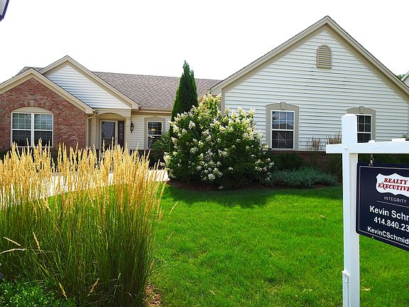 2nd image of 1351 Goldfinch Way