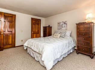 7374 Spring Mountain Dr, East Syracuse, NY