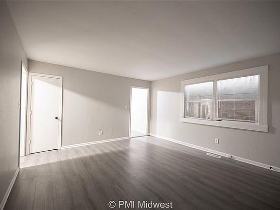 2nd image of 3920 N Grand Ave