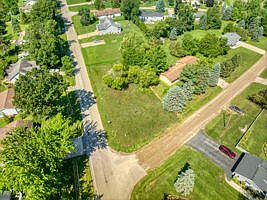 1st image of 116 Carlysle Dr