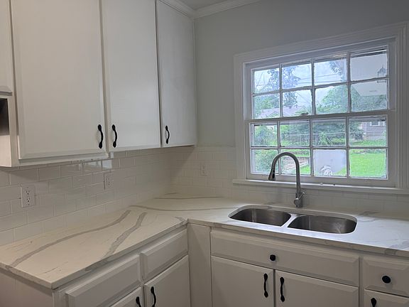 2nd image of 4912 Court I