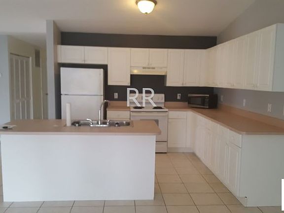 3rd image of 22282230 NE 6 St #2228